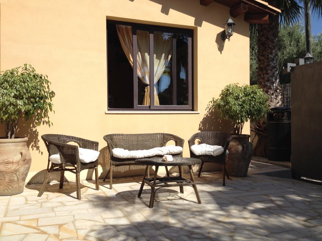 אבולה B&B Villa Eben Ezer מראה חיצוני תמונה