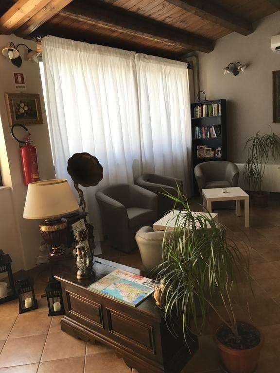 אבולה B&B Villa Eben Ezer מראה חיצוני תמונה