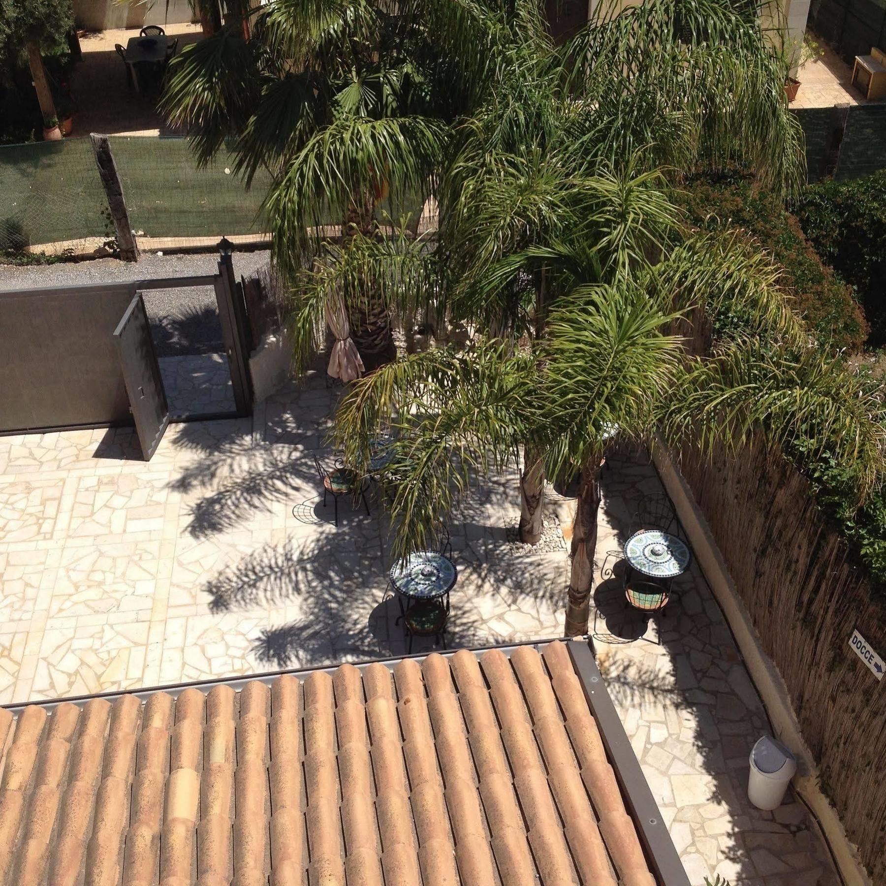 אבולה B&B Villa Eben Ezer מראה חיצוני תמונה