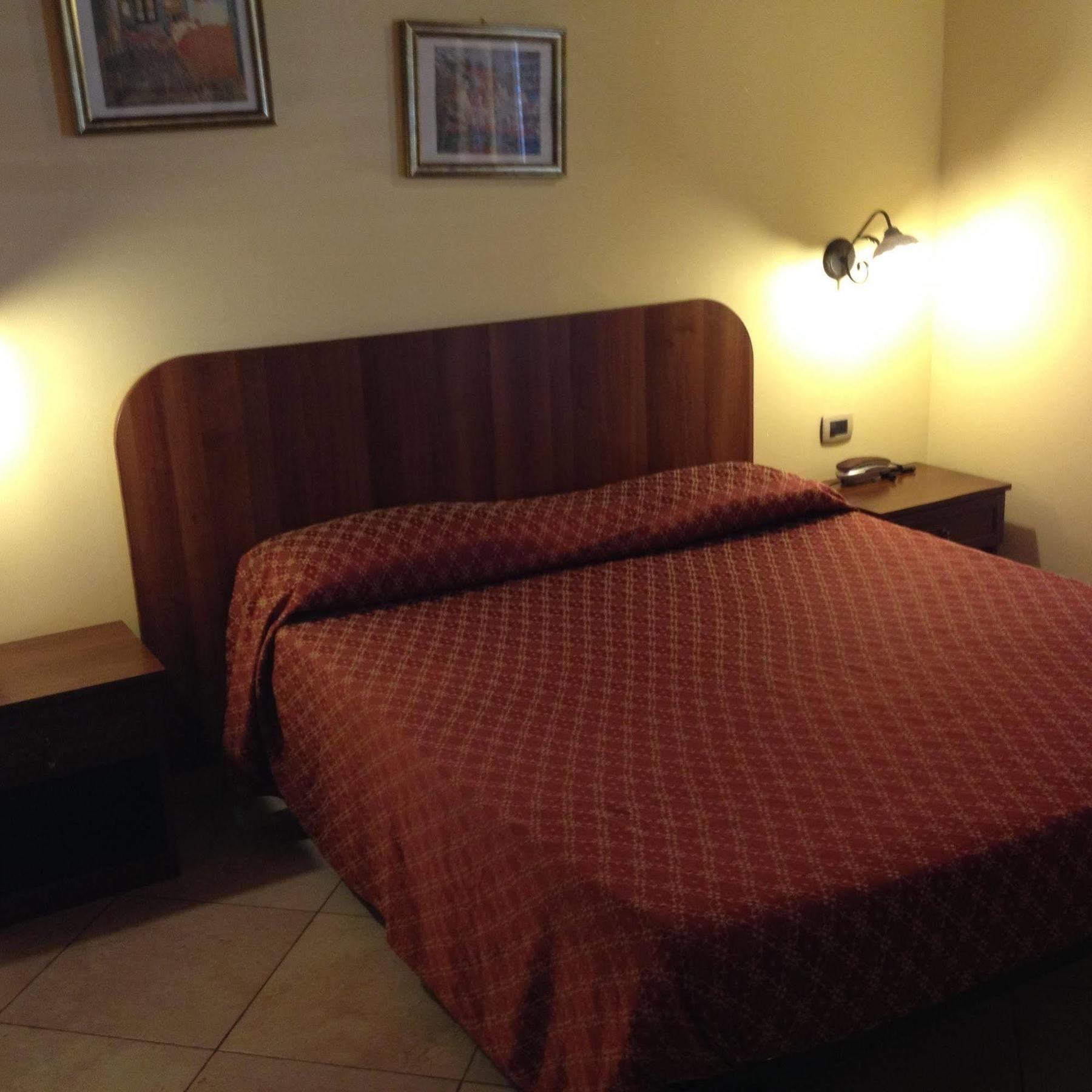 אבולה B&B Villa Eben Ezer מראה חיצוני תמונה